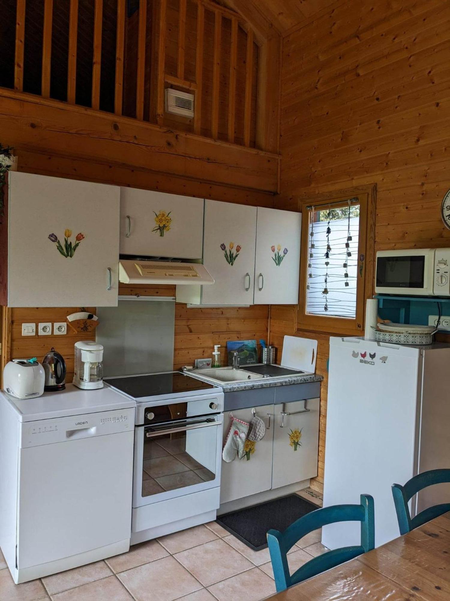 Les Chalets De La Vigne Grande Saint-Floret Ngoại thất bức ảnh