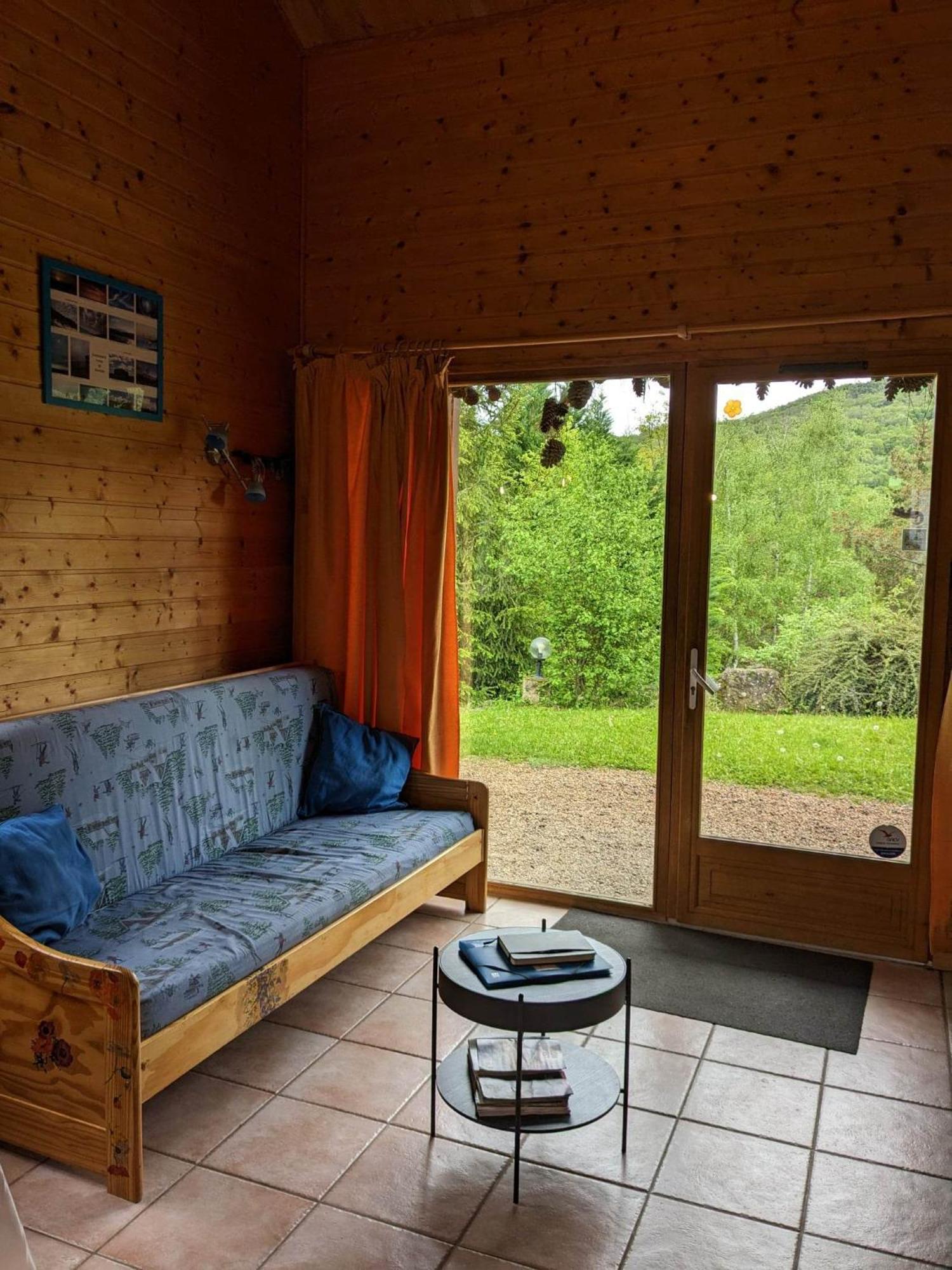 Les Chalets De La Vigne Grande Saint-Floret Ngoại thất bức ảnh