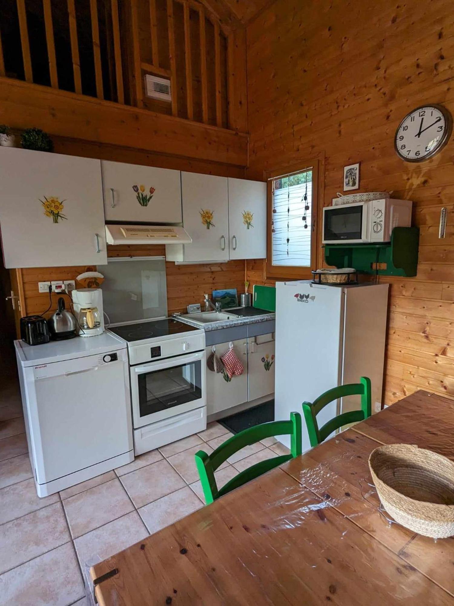 Les Chalets De La Vigne Grande Saint-Floret Ngoại thất bức ảnh
