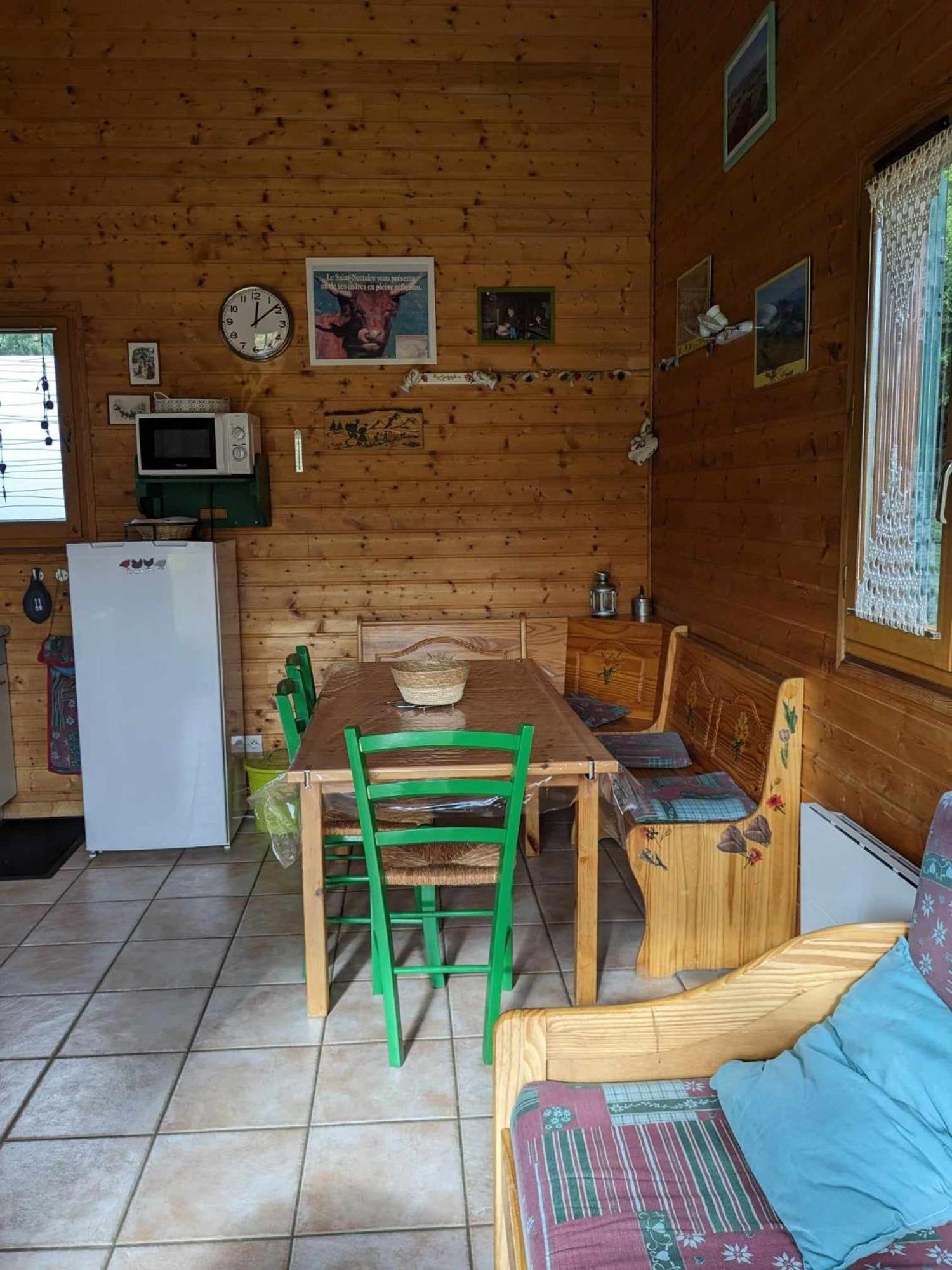 Les Chalets De La Vigne Grande Saint-Floret Ngoại thất bức ảnh